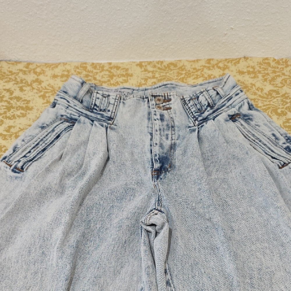Code Zero Light Wash High-Waisted Jeans